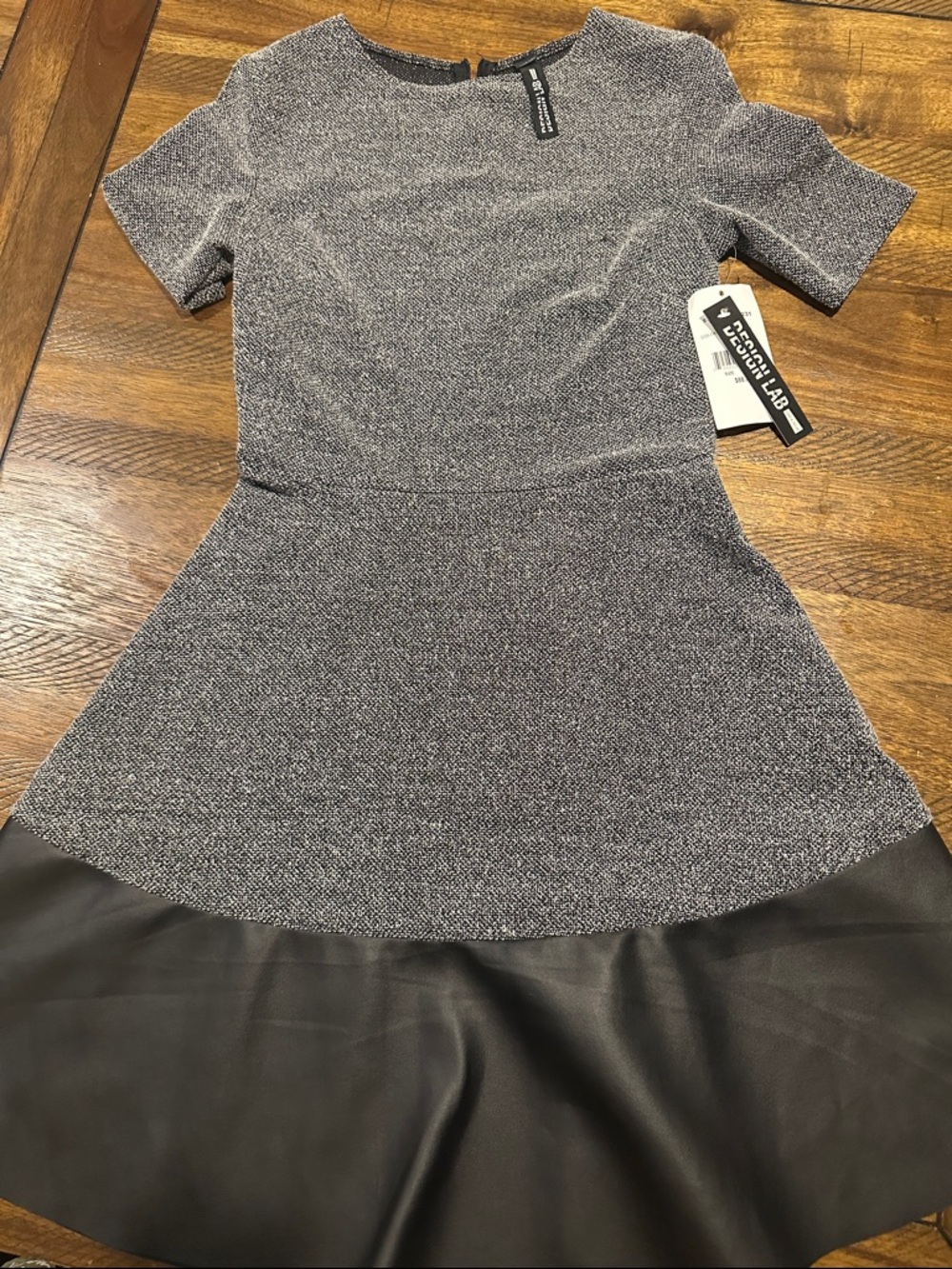 DESIGN LAB Metallic Gray Knit Fit-and-Flare Tunic with Black Hem